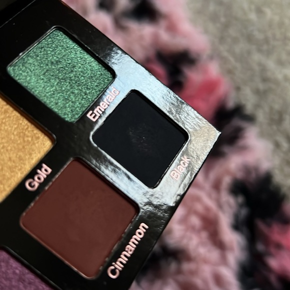 Eyeshadow Palette Bundle - Picture 11 of 11